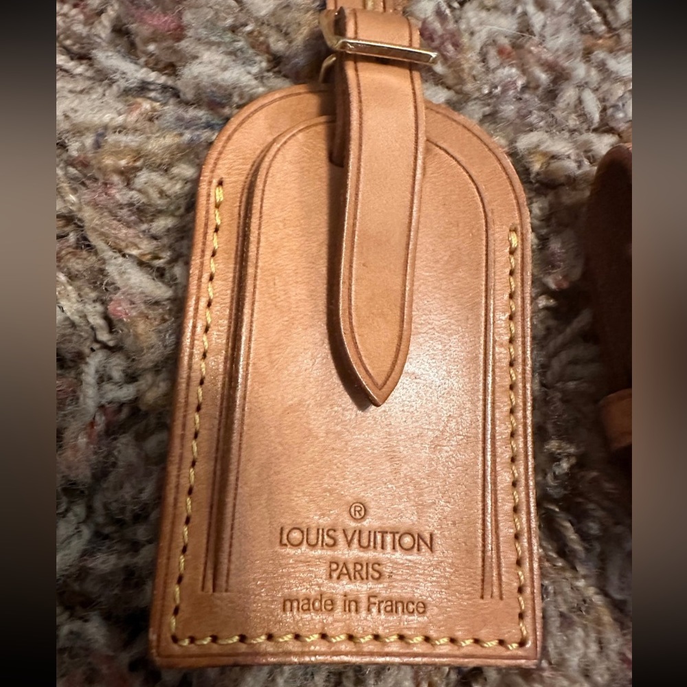 Louis Vuitton leather tag - Picture 2 of 5